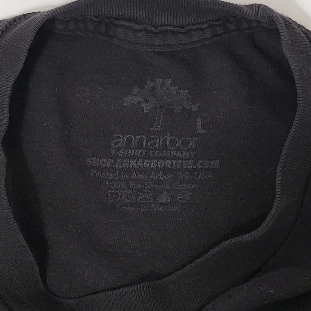 Black Graphic T-Shirt Large - Picture 4 of 6